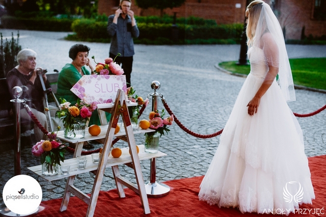Anioły Przyjęć | Organizacja wesel | Fuksjowo-pomarańczowe wesele 26